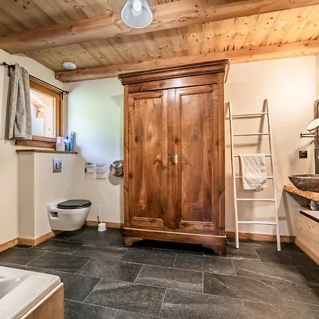 Robert Folliet - 15p Chalet